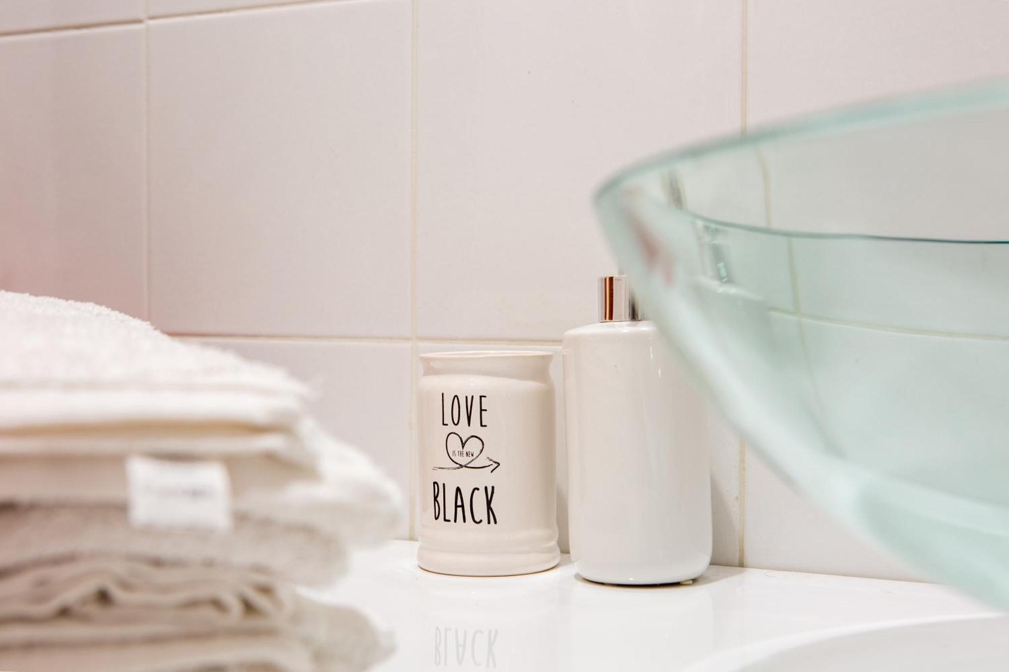 Stanza Comoda E Silenziosa Con Bagno Privato E Area Lavoro E Relax Рим Экстерьер фото