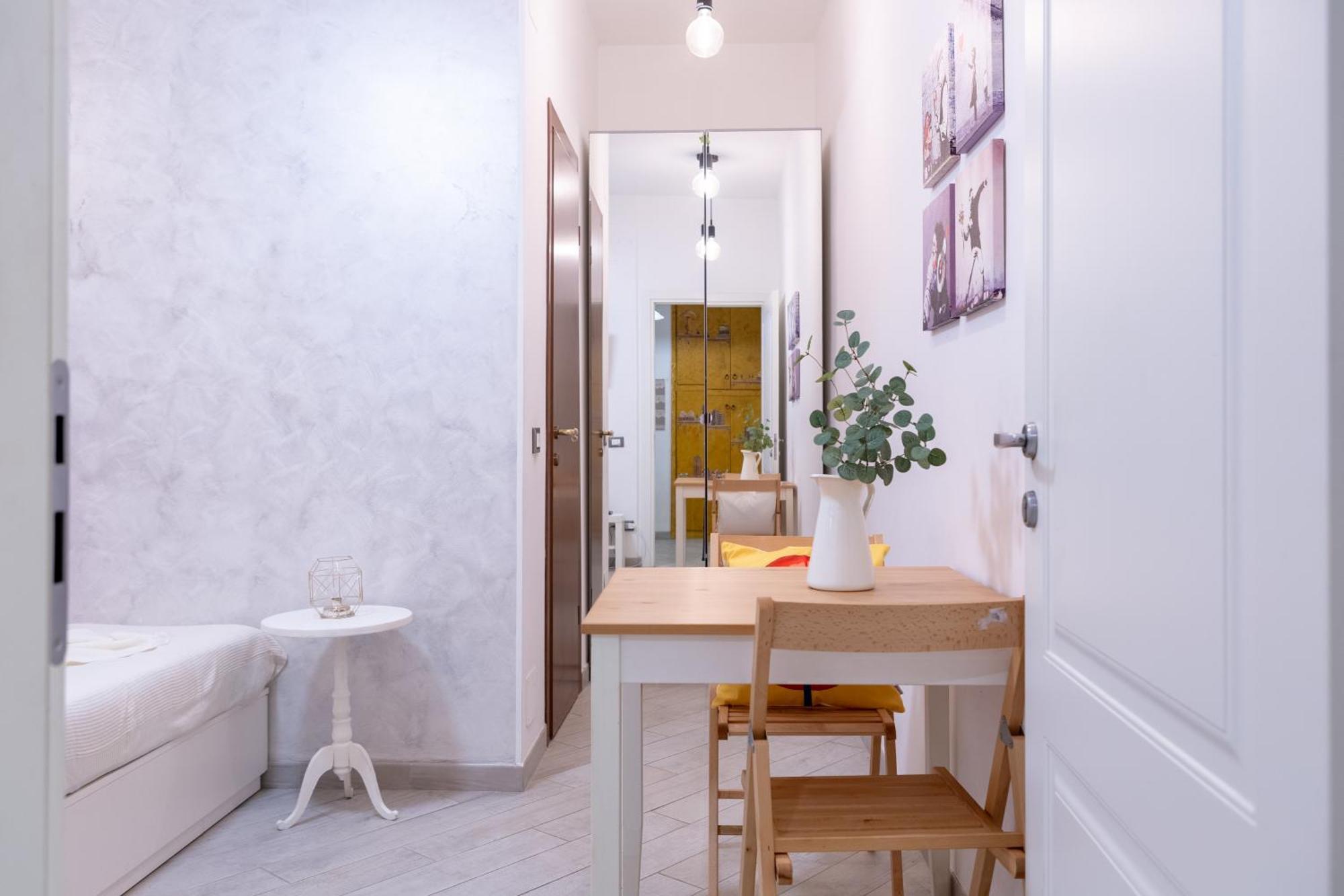 Stanza Comoda E Silenziosa Con Bagno Privato E Area Lavoro E Relax Рим Экстерьер фото