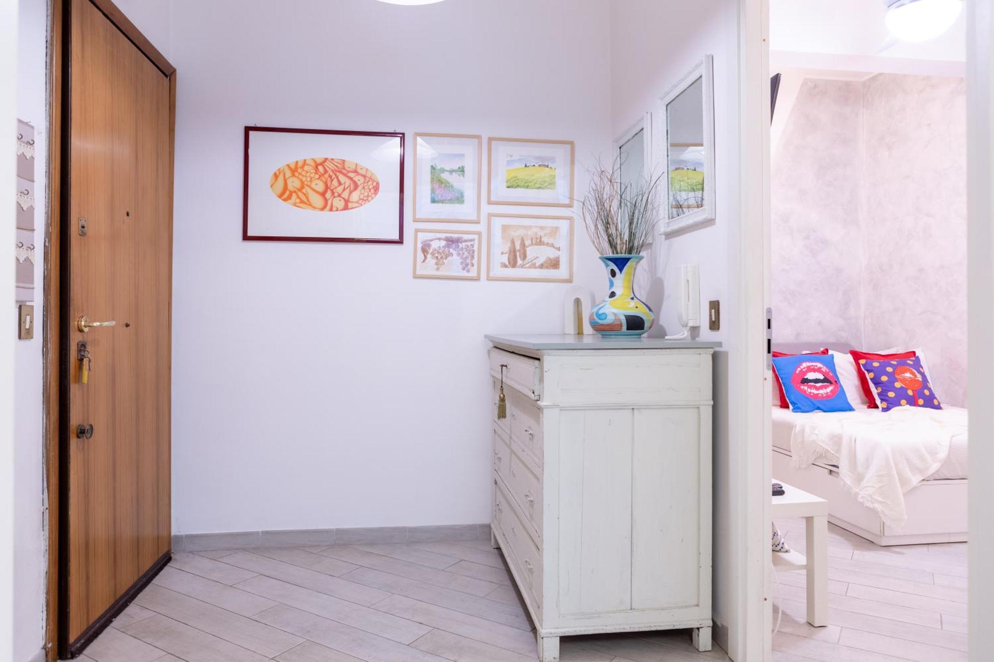 Stanza Comoda E Silenziosa Con Bagno Privato E Area Lavoro E Relax Рим Экстерьер фото